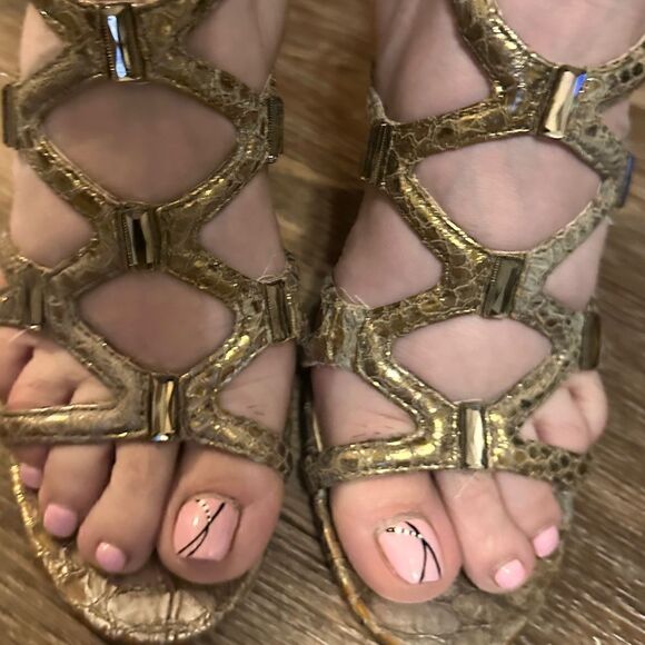 VC Signature Vogue Heels Women's Sz 6 Platinum Gold Metallic Snake Leath… - Picture 5 of 17